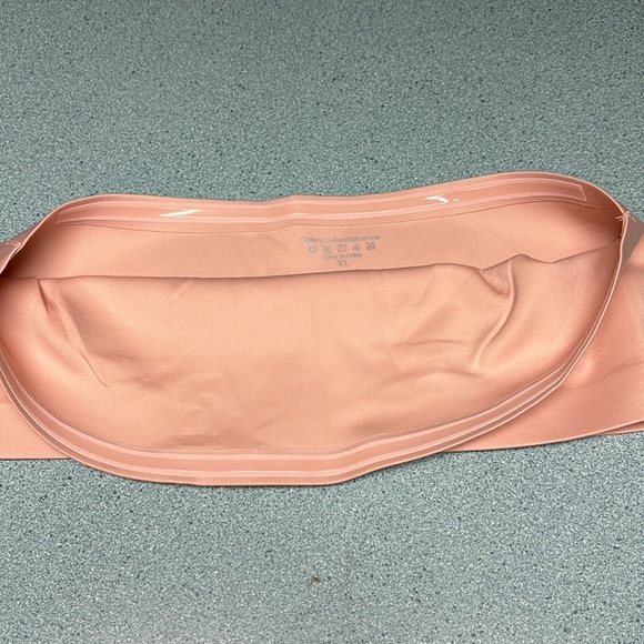 Solid Bandeau Bra - Picture 6 of 7